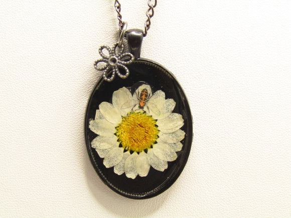 White Daisy & Bee Necklace